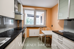 Hauptbild Helle, gepflegte 2-Zi-Wohnung, SW-Loggia, EBK + abschl. TG-Stellplatz in attraktiver Lage Haar!