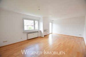 Hauptbild Geräumige 3-Zimmer Wohnung mit EBK, Süd-Balkon und Duplexparker in guter Lage Trudering!